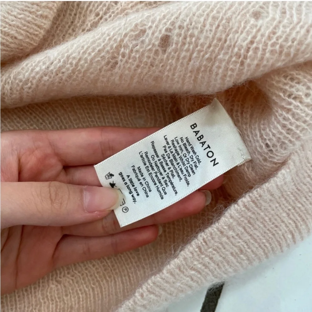 Aritzia Babaton Sweater - NWOT - Picture 6 of 6